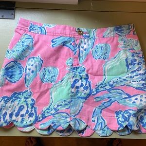 Lilly Pulitzer Scalloped Skort in Barefoot Princess Print